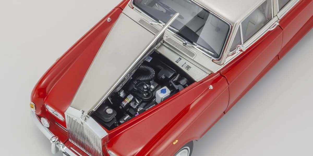 Rolls-Royce Phantom VI 1968 Red-Light Beige, otvoren motorni prostor