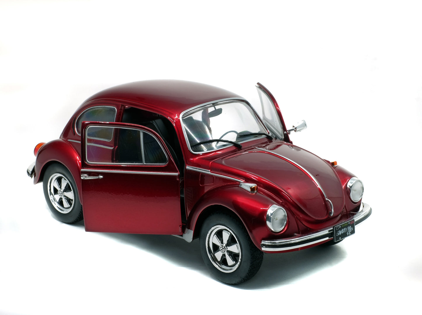 Volkswagen Beetle 1303 1974 Metallic Red – 1:18 Die‑Cast Solido