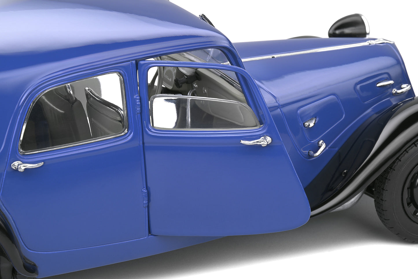 Citroën Traction 7 bi‑ton Dark Blue/Black 1937 – Die‑Cast Solido