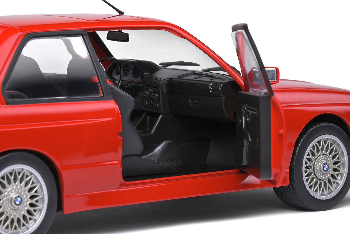 BMW E30 M3 – 1986 – Crvena – 1:18 – Solido