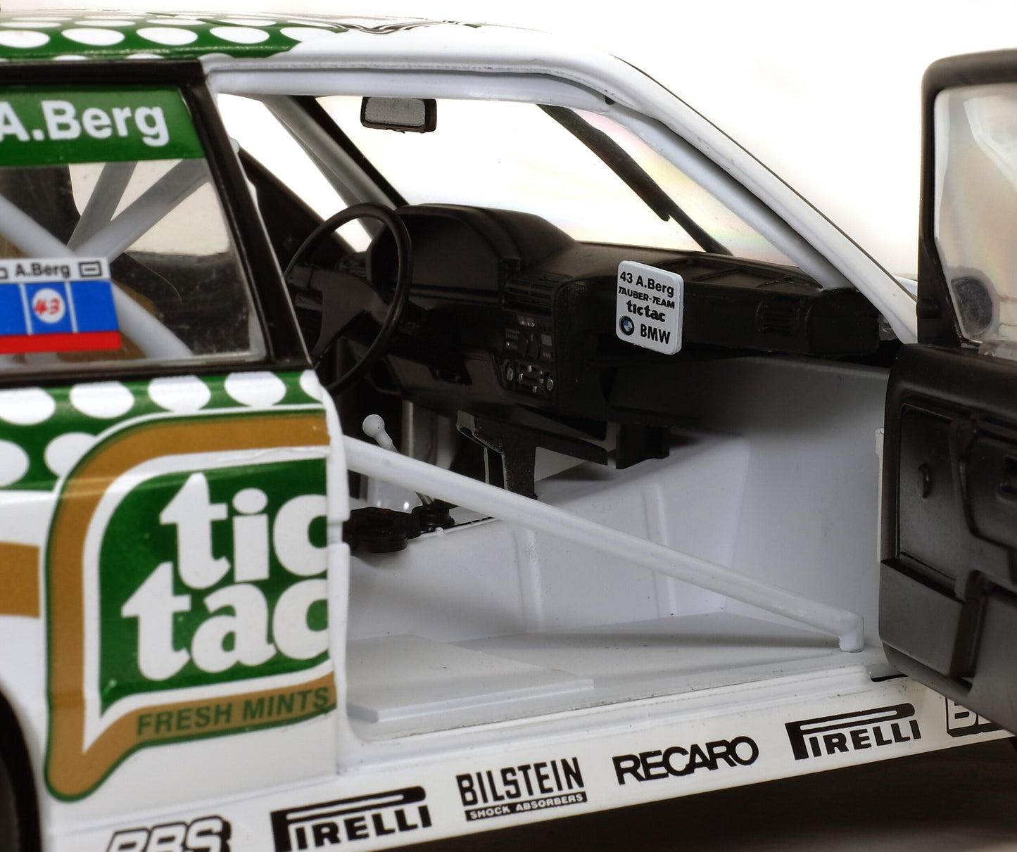 BMW E30 M3 – DTM – 1991 – A. Berg #43