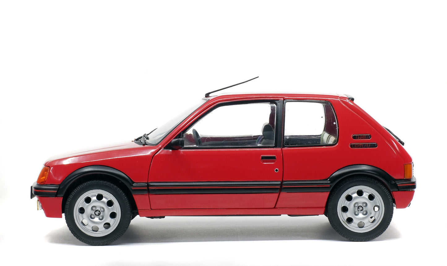 Peugeot 205 GTI 1.9L Mk1 – Rouge Vallelunga – 1988 – Solido