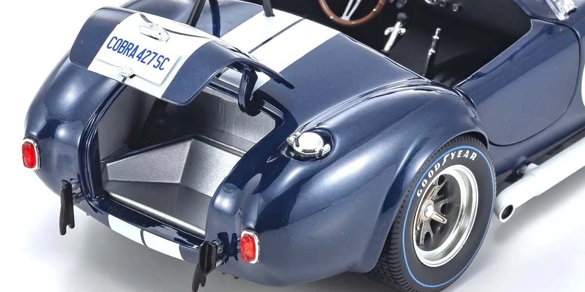 Shelby Cobra 427 S/C Spider 1962 - otvoreni gepek.