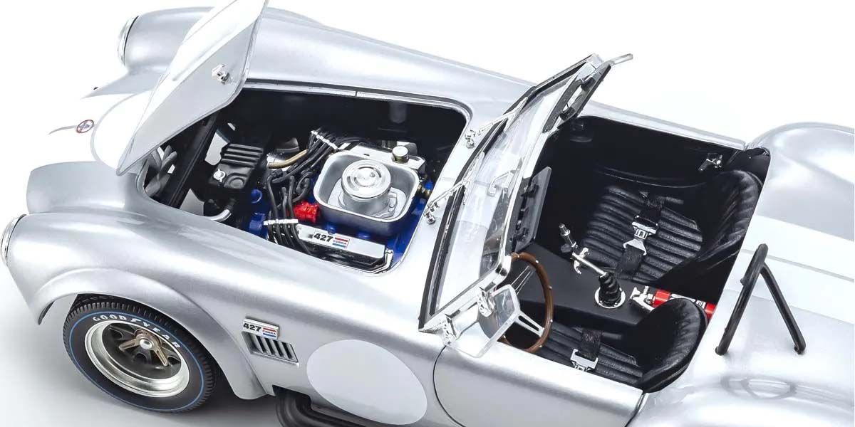 Motorni prostor Shelby Cobra 427 S/C Spider 1962 SilverMotorni prostor Shelby Cobra 427 S/C Spider 1962 Silver