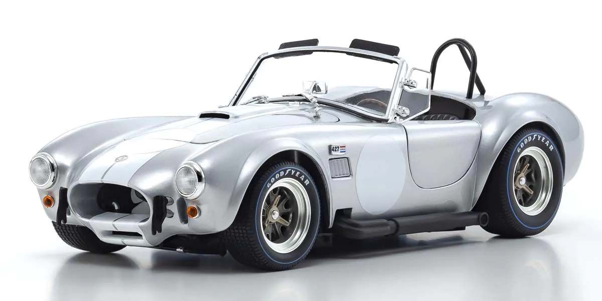 Prednji pogled na Shelby Cobra 427 S/C Spider 1962 Silver