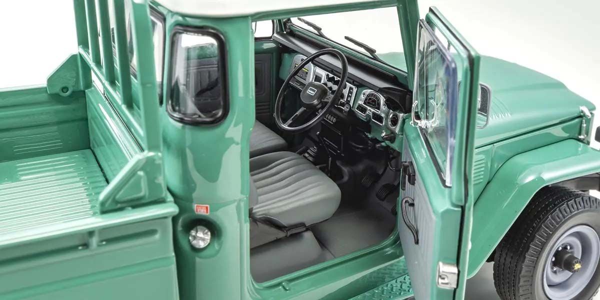 Detalj enterijera Toyota Land Cruiser 40 Pick Up 1980