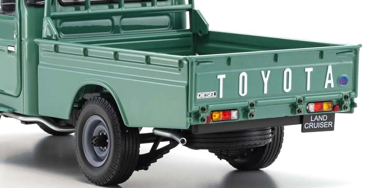 Toyota Land Cruiser 40 Pick Up 1980 - Zatvoren prtljaznik modela