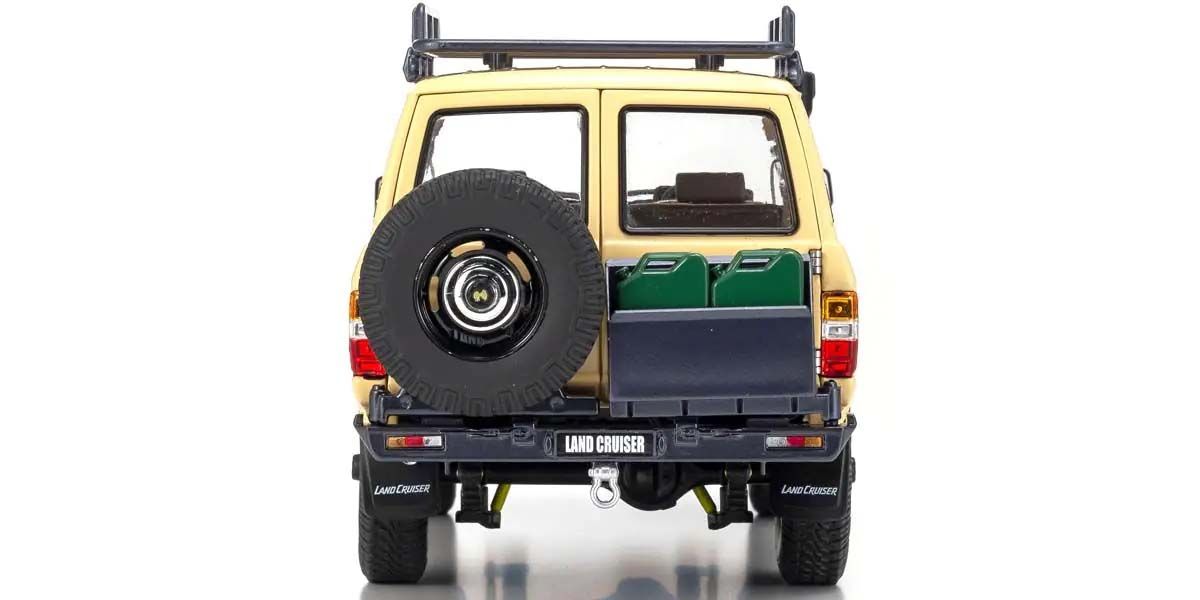 Toyota Land Cruiser 60 1980 Beige - zadnji pogled