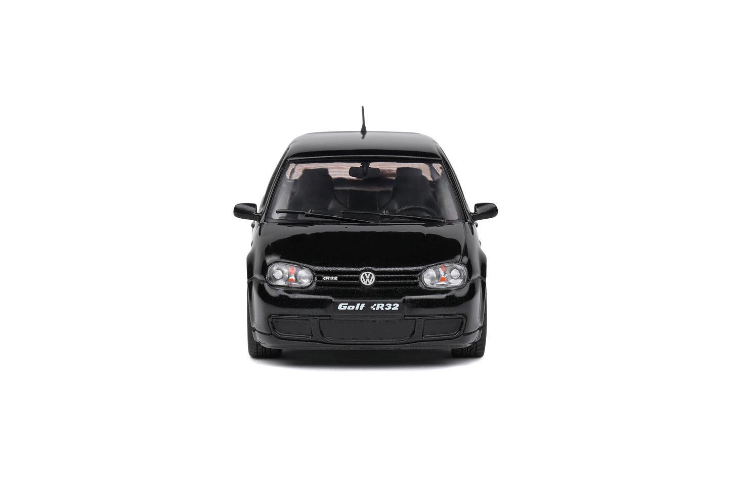 Volkswagen Golf IV R32 – 2003 – Black Magic – 1:43 – Solido