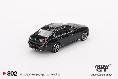 BMW i7 xDrive60 – Black Sapphire – MiniGT