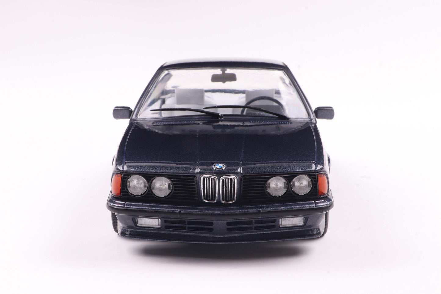 BMW 635 CSi Macau Blue 1984 1:18 Solido