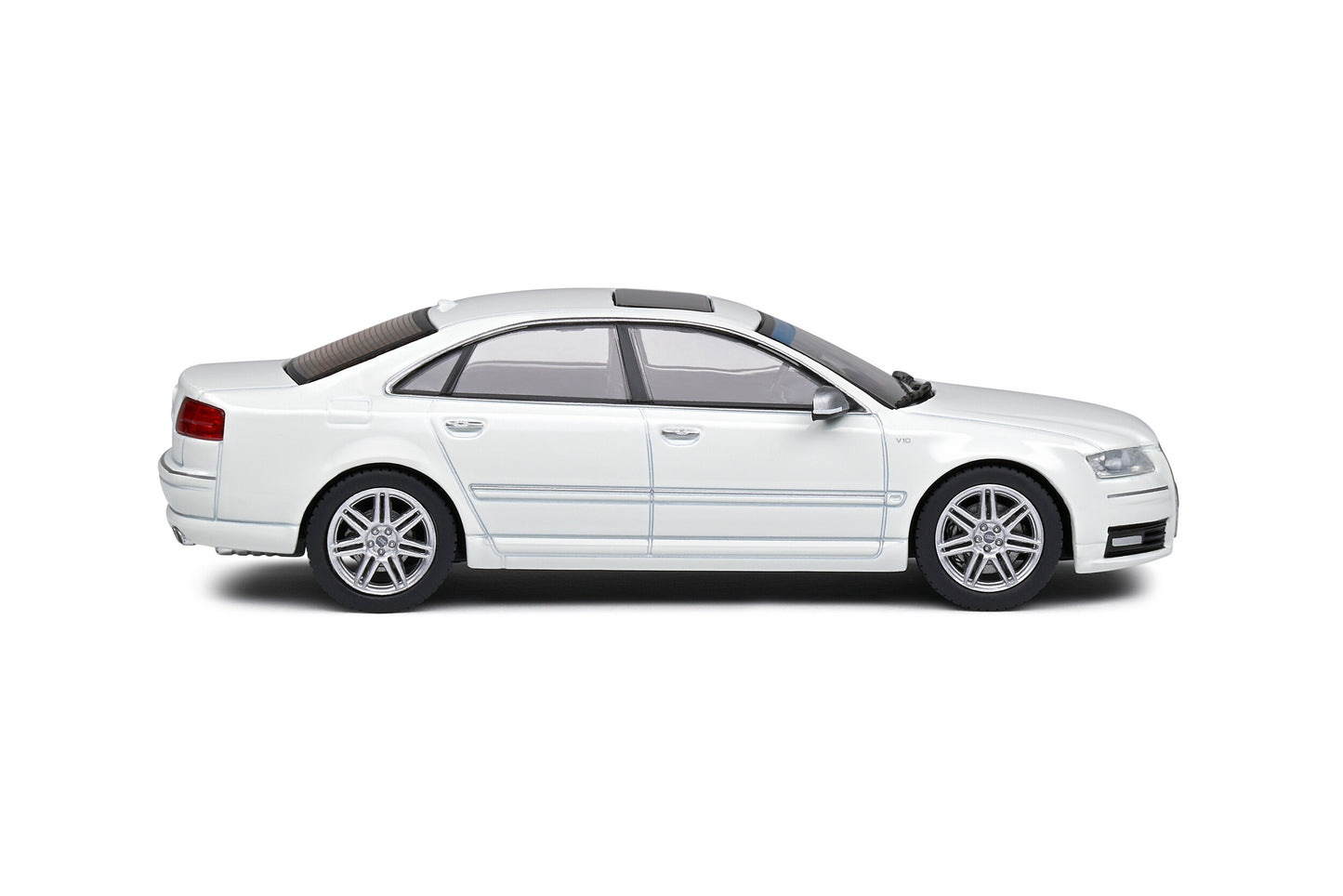 Audi S8 (D3) White 2010 1:43 Solido