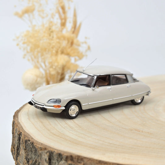 Citroën DS 23 Pallas – Albatros Beige – 1973 – 1:43 – Norev