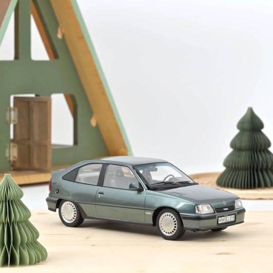 Opel Kadett GSi 1987 Blue metallic – Norev