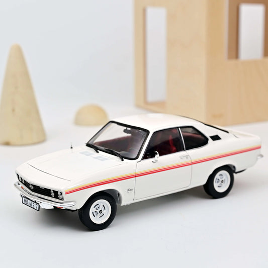 Opel Manta Swinger 1975 White – Die‑Cast Norev
