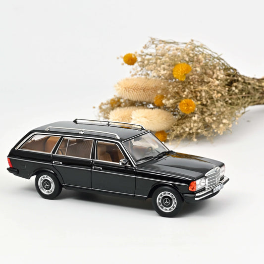 Mercedes‑Benz 200 T 1982 Crna – Die‑Cast Norev