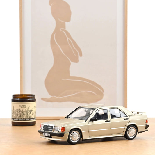Mercedes-Benz 190 E 2.3-16 – 1984 – Smoke Argent Métallisé – 1:18 – Norev