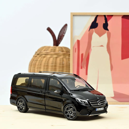 Mercedes-Benz V-Class AMG-Line 2018 – Black – Norev