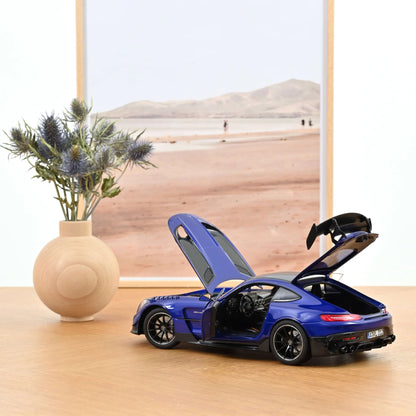 Mercedes-AMG GT Black Series 2021 plavi metalik 1:18 Norev