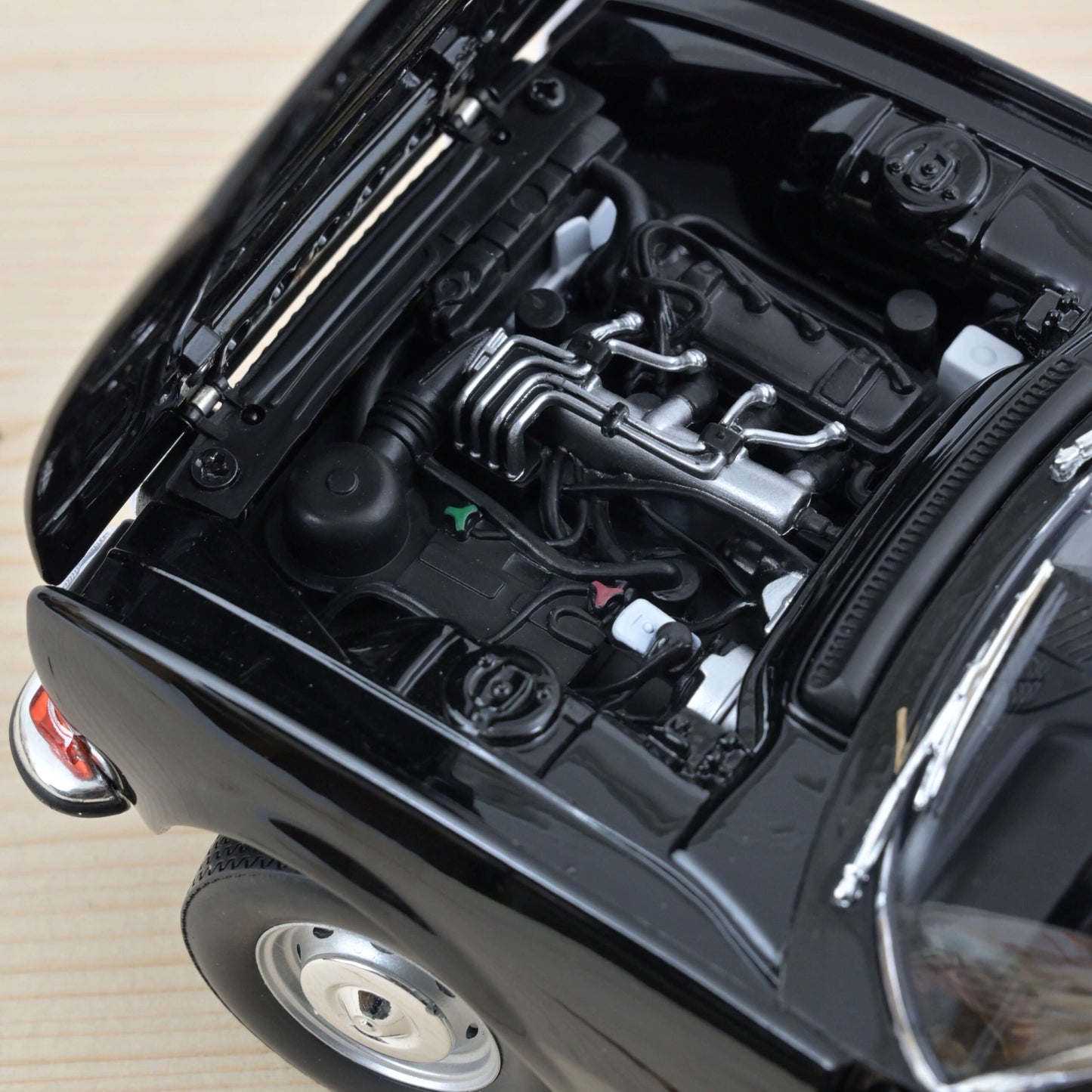 Peugeot 504 Coupé 1972 – Black – Norev