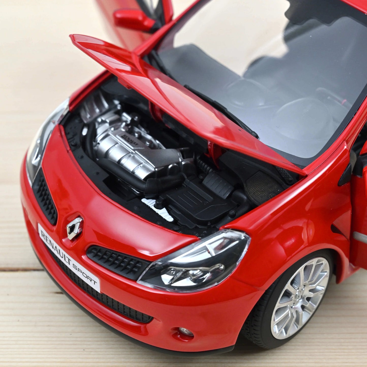 Renault Clio R.S. 2006 Toro Red – Die‑Cast Norev