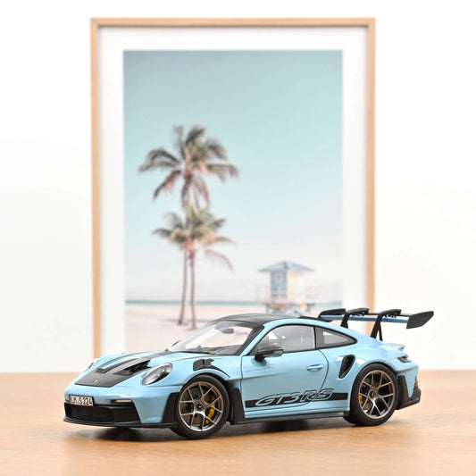 Porsche 911 GT3 RS Weissach Pack 2022 Gulf plava 1:18 Norev