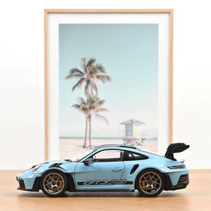 Porsche 911 GT3 RS Weissach Pack 2022 Gulf plava 1:18 Norev