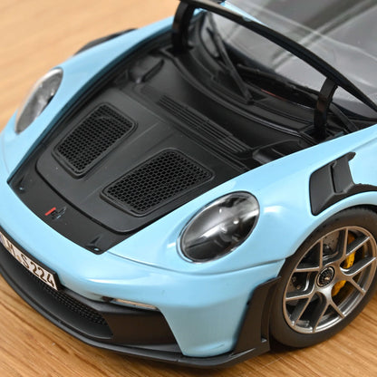 Porsche 911 GT3 RS Weissach Pack 2022 Gulf plava 1:18 Norev