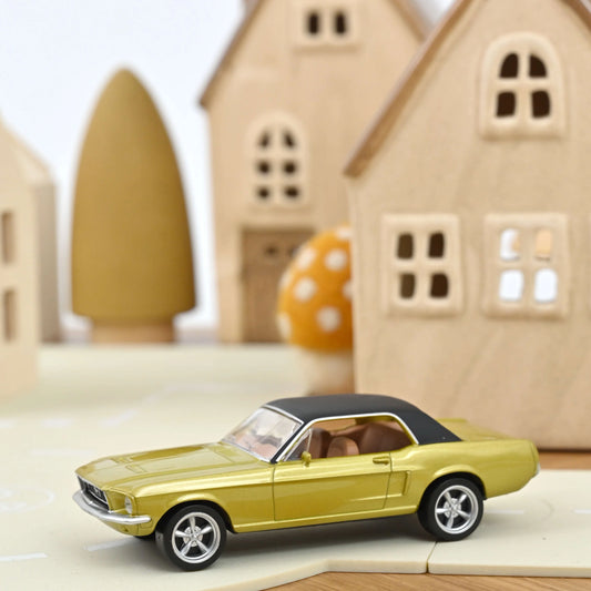Ford Mustang Coupe 1968 Gold – Die‑Cast Norev (Jet-Car)
