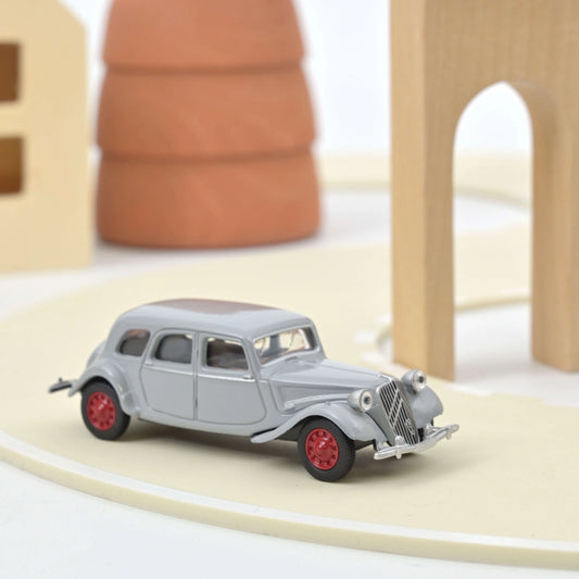 Citroën 15-SIX 1939 Grey – 1:64 Norev