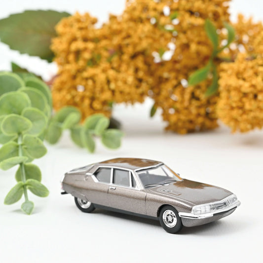 Citroën SM 1972 Marron métallisé – 1:64 Norev