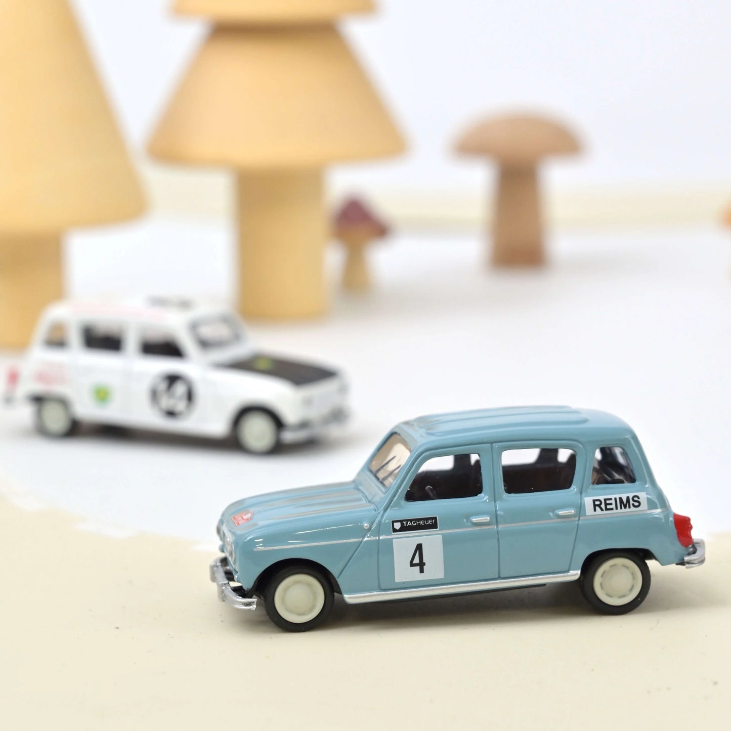 Renault 4 2011 Historic Racing 4 – Die‑Cast Norev