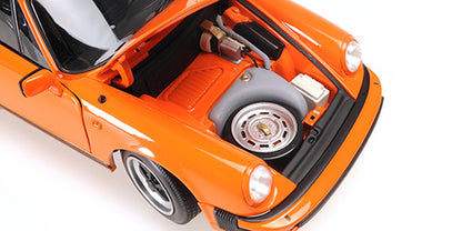 PORSCHE 911 CARRERA COUPE 3.2 – 1983 – ORANGE