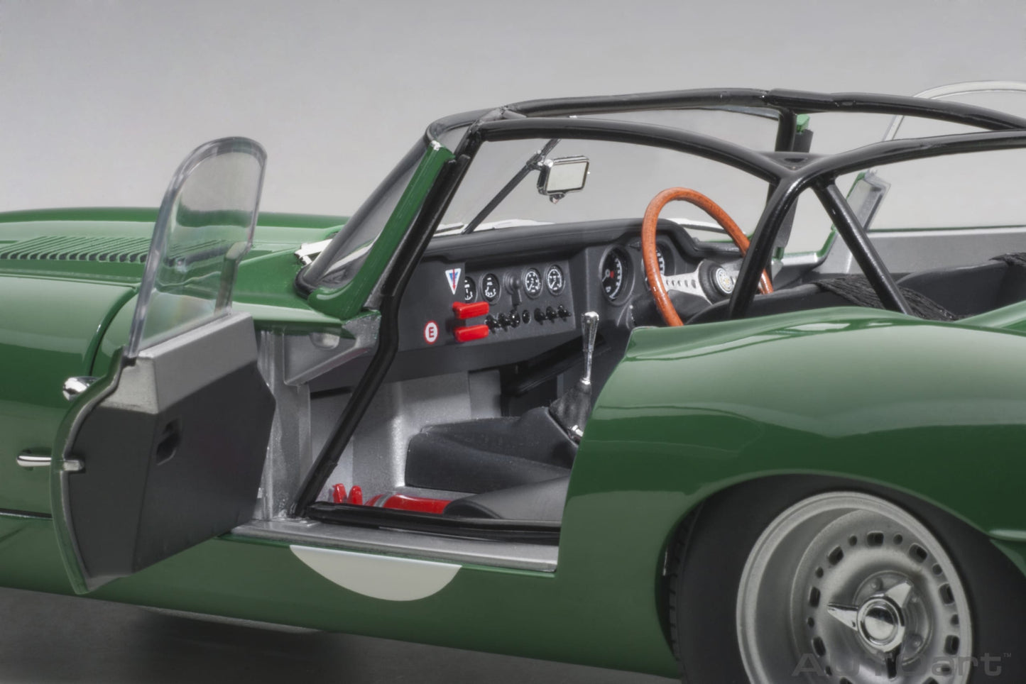 Jaguar Lightweight E‑Type – 2015 – Opalescent Dark Green  – Autoart