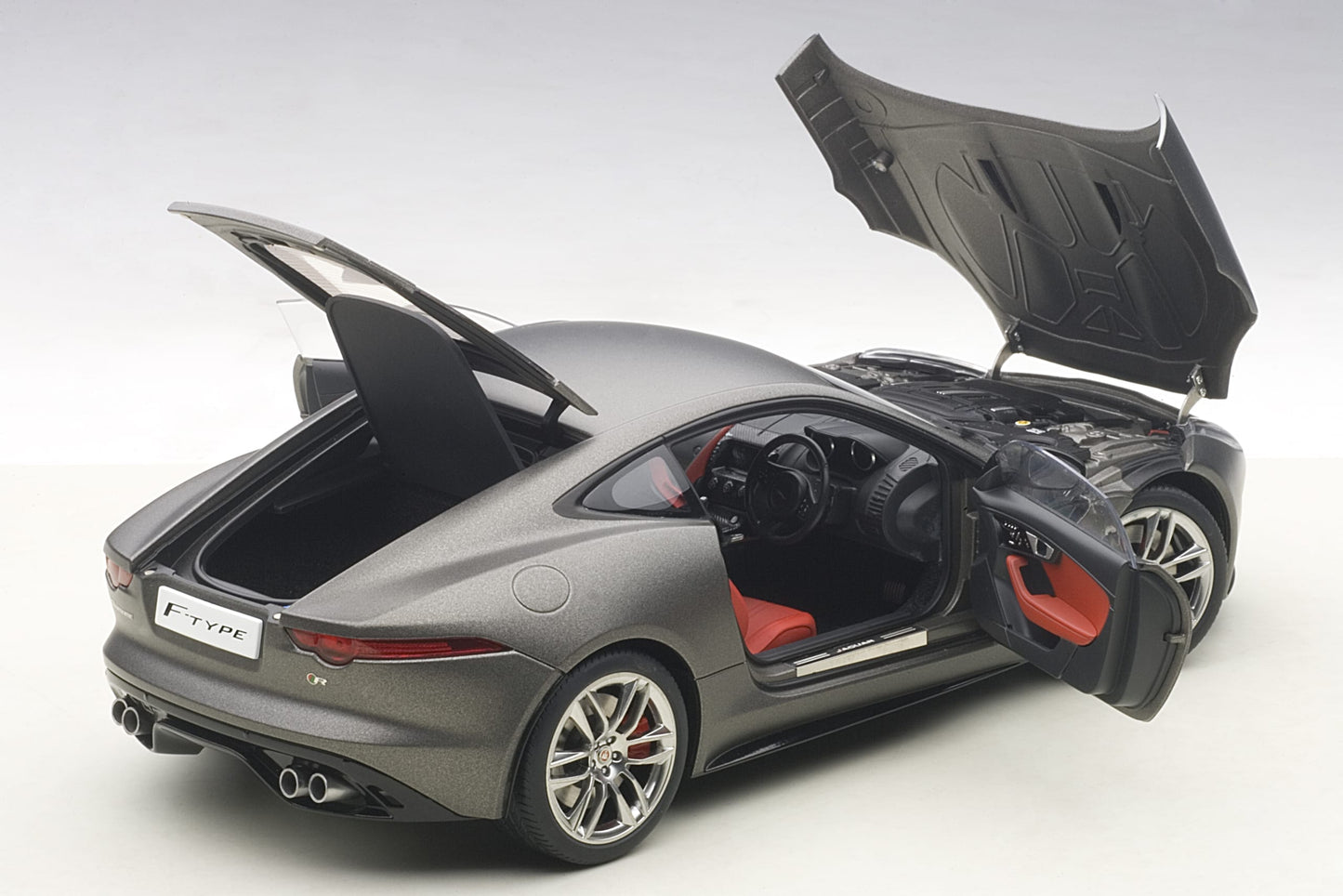 Jaguar F‑Type R Coupé – 2015 – Matt Grey – AUTOart