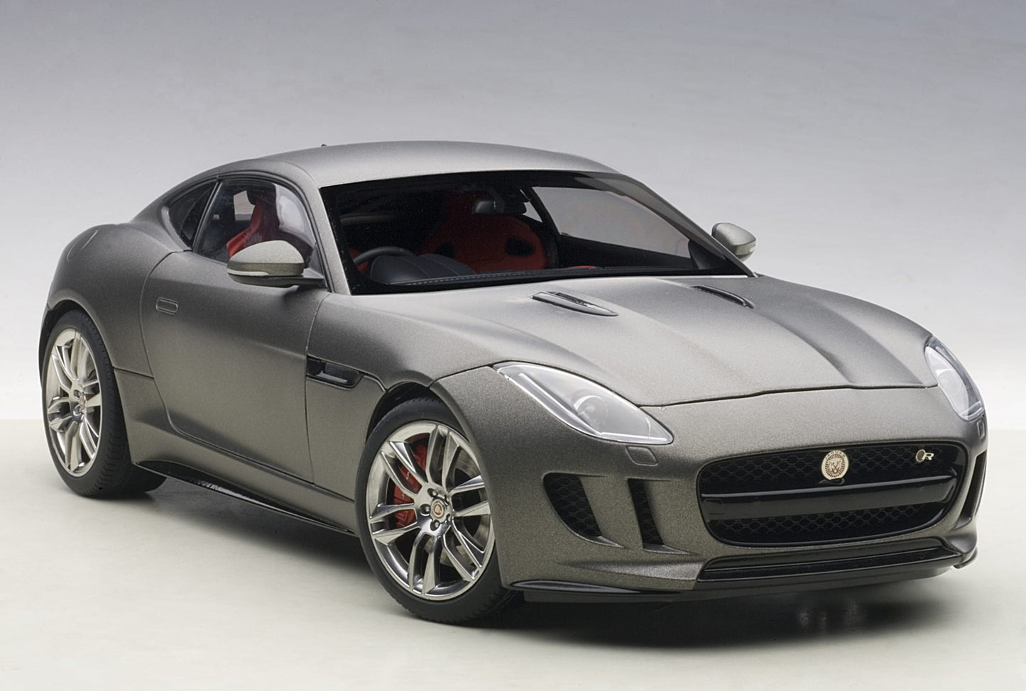 Jaguar F‑Type R Coupé – 2015 – Matt Grey – AUTOart
