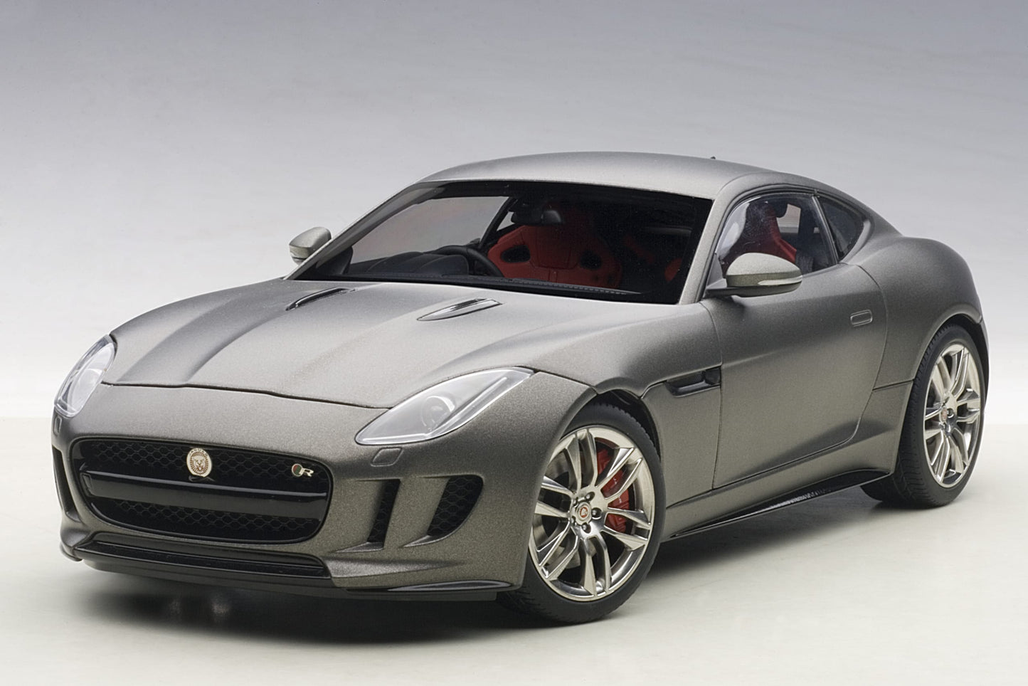 Jaguar F‑Type R Coupé – 2015 – Matt Grey – AUTOart