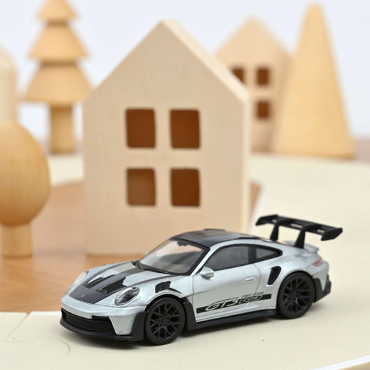 Porsche 911 GT3 RS – 2022 – Srebrna sa crnim nalepnicama – Jet-Car – 1:43 – Norev