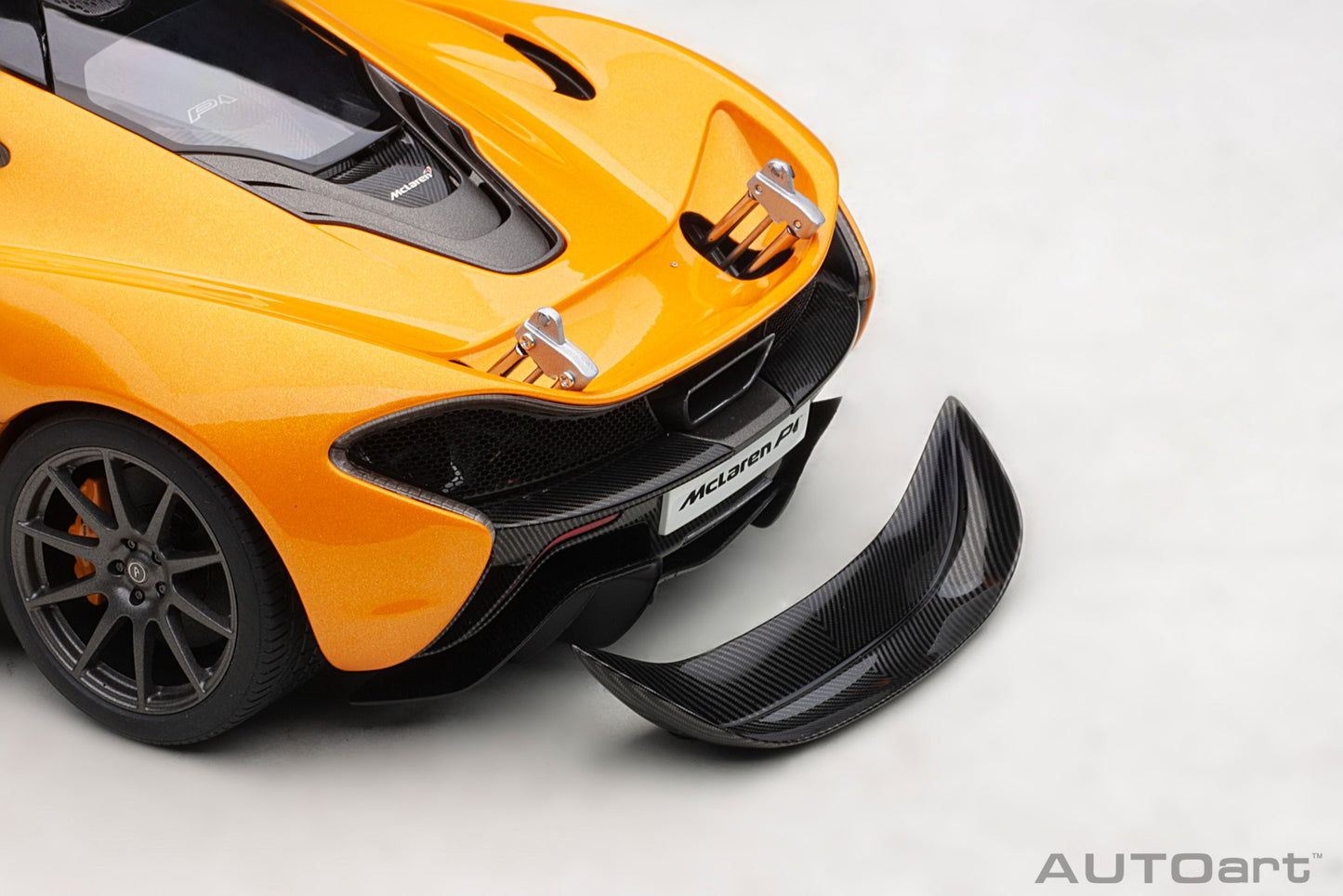 McLaren P1 – 2013 – Papaya Spark – Autoart