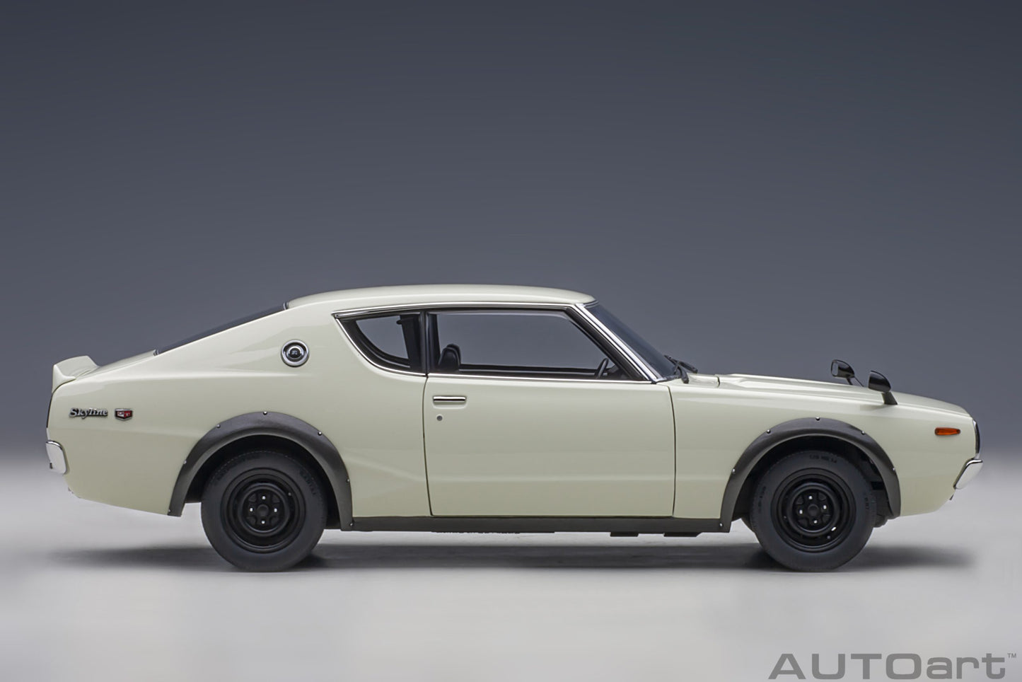 Nissan Skyline 2000 GT‑R (KPGC110) – 1973 – White – Autoart