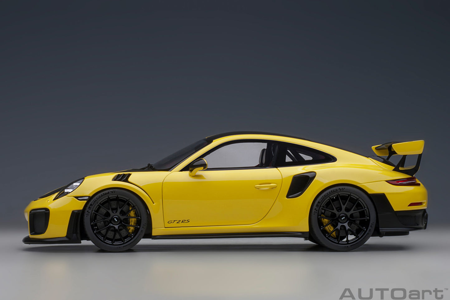 Porsche 911 (991.2) GT2 RS Weissach Package – 2017 – Racing Yellow – 1:18 – AUTOart