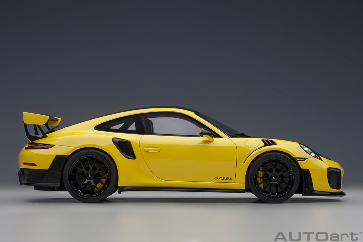 Porsche 911 (991.2) GT2 RS Weissach Package – 2017 – Racing Yellow – 1:18 – AUTOart