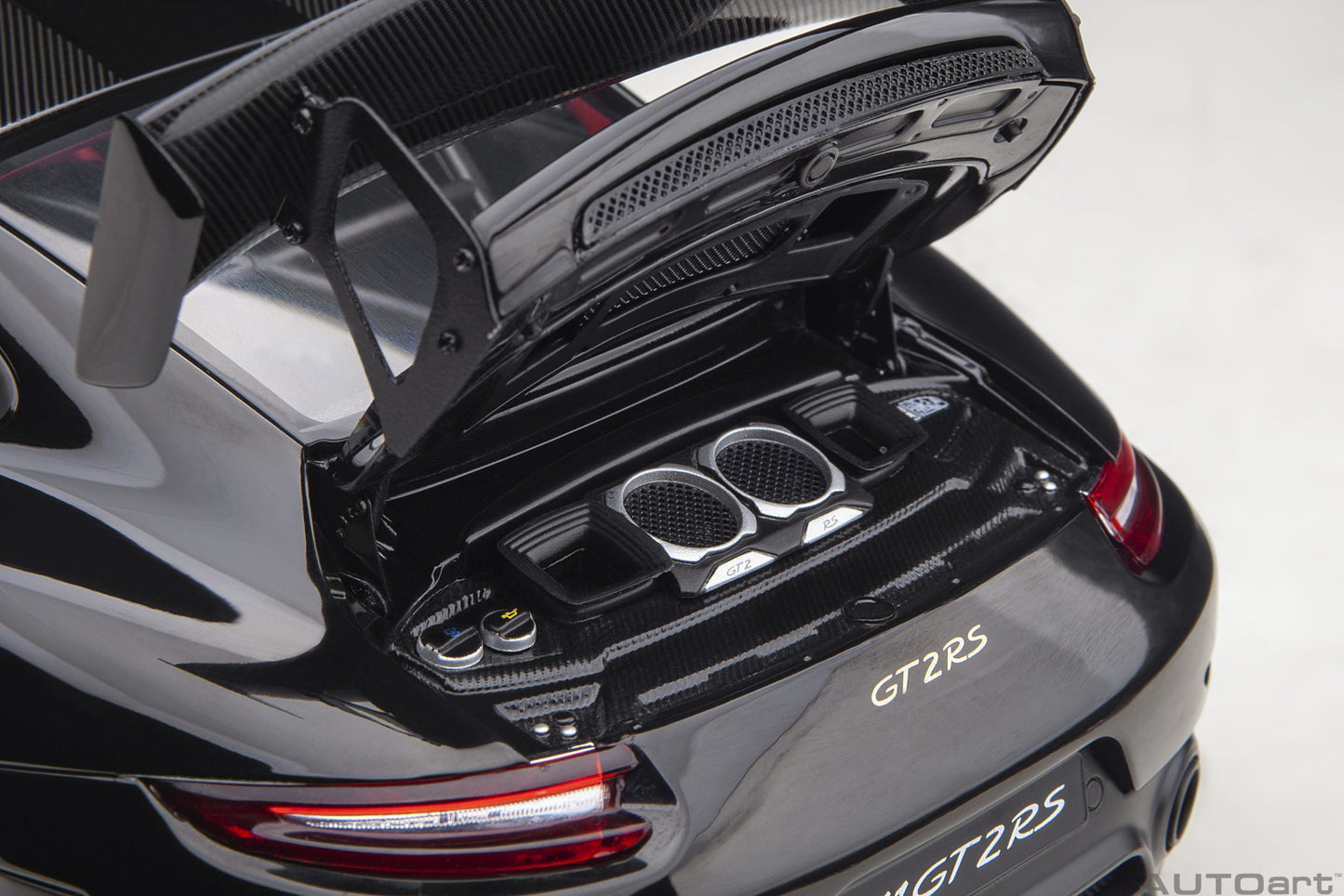 Porsche 911 (991.2) GT2 RS Weissach Package – 2017 – Black – AUTOart