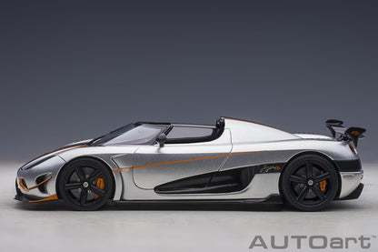 Koenigsegg Agera RS – 2015 – Moon Silver/Carbon s narandžastim akcentima – AUTOart