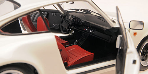 PORSCHE 911 CARRERA COUPE 3.2 – 1983 – WHITE