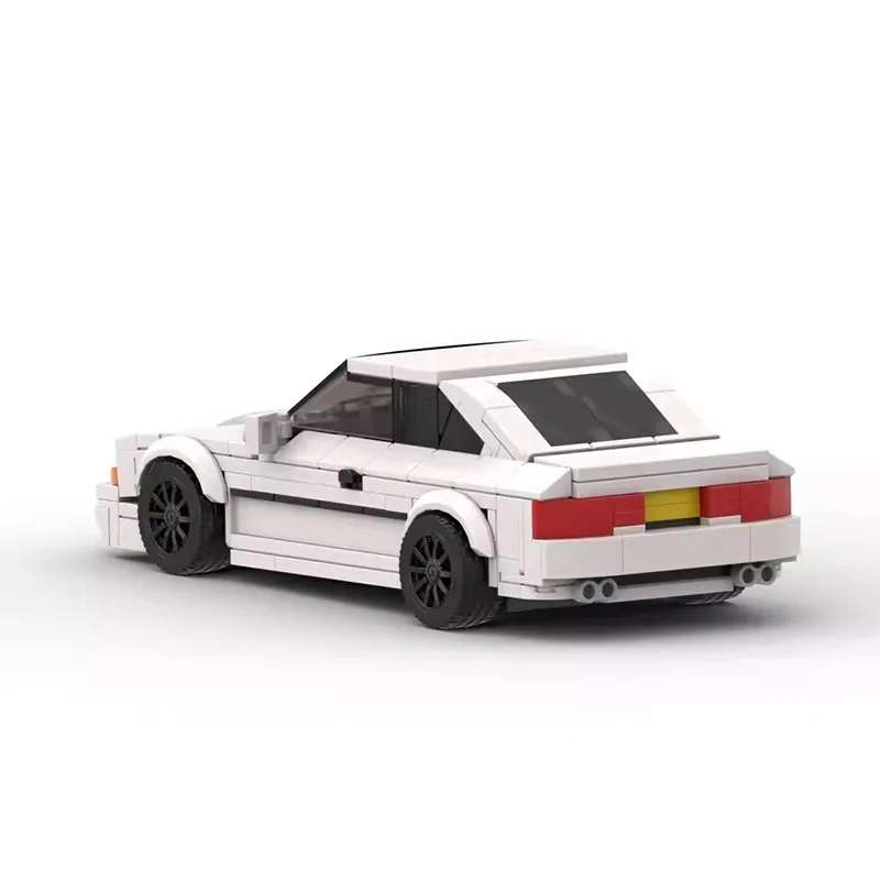BMW 850CSi White Edition – Zadnji pogled složenog modela