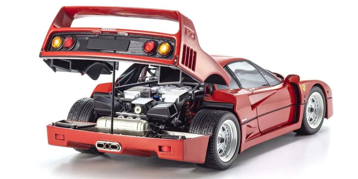 Ferrari F40 Red 1987 otvoren motorni prostor