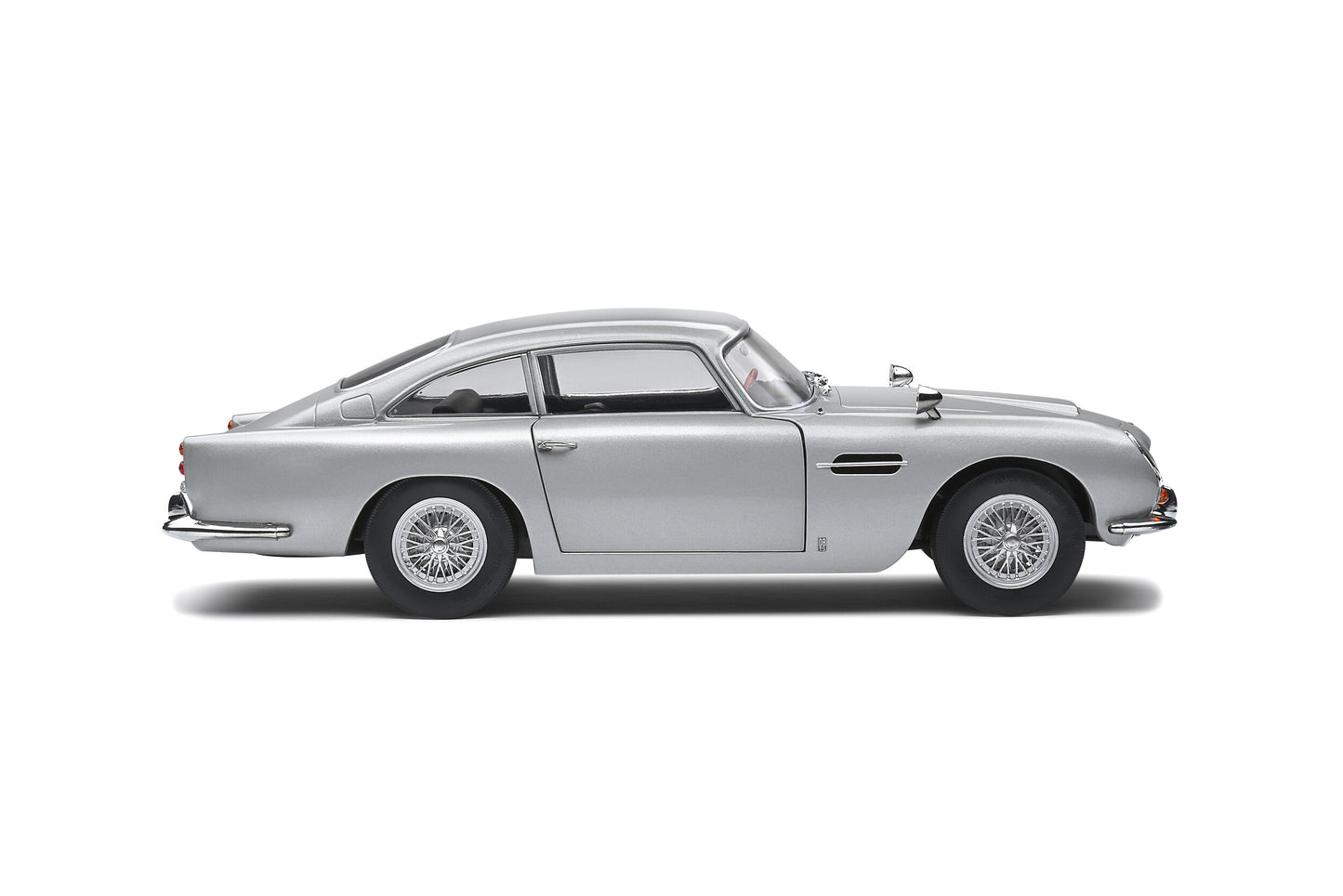 Aston Martin DB5 – Silver Birch – 1964 (1:18)