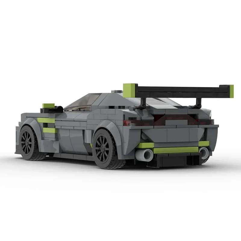 Aston Martin Vantage GT3 model za sklapanje, zadnji pogled.