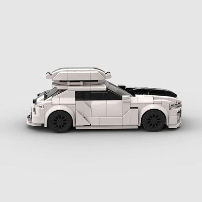 Audi RS6 Black and White model iz bočnog ugla